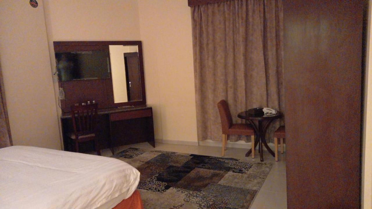 Al Ayniah Hotel Medyna Zewnętrze zdjęcie